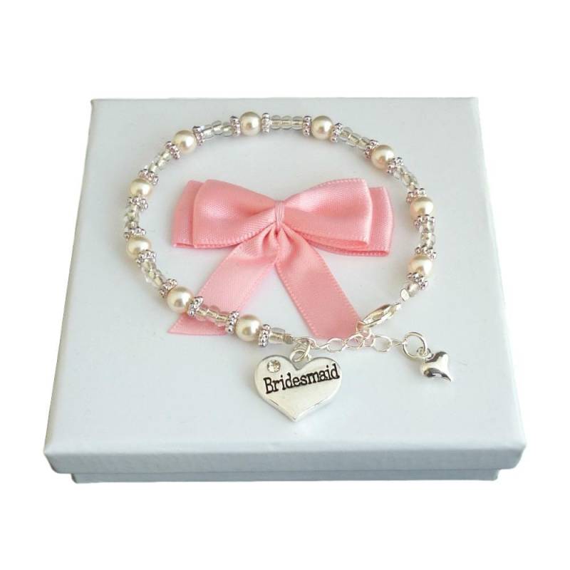 Geschenk Verpackt, Perlenarmband Mit Brautjungfer Herzanhänger. Für Brautjungfer von Jewels4girls