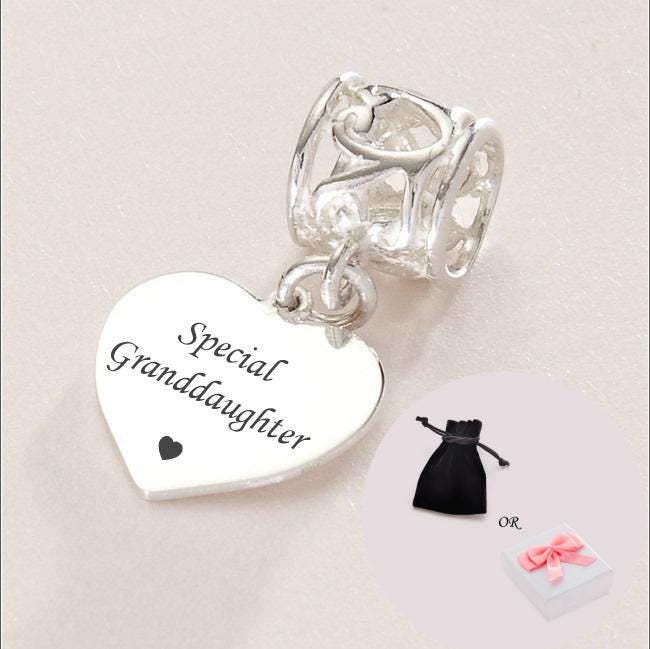 Gravierter Sterling Silber Herz Anhänger Für Eine Besondere Enkelin. Europäisch. Kann Personalisiert Werden. Geschenk von Jewels4girls