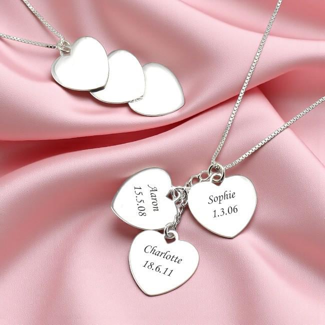 sterling Silber Halskette Mit Drei Personalisierte Herz Anhänger Jeder Gravur. Kindernamen, Geburtsdaten Eingraviert sterling Silber Halskette Mit Drei Personalisierte Herz Anhänger Jeder Gravur. Kindernamen, Geburtsdaten Eingraviert von Jewels4girls