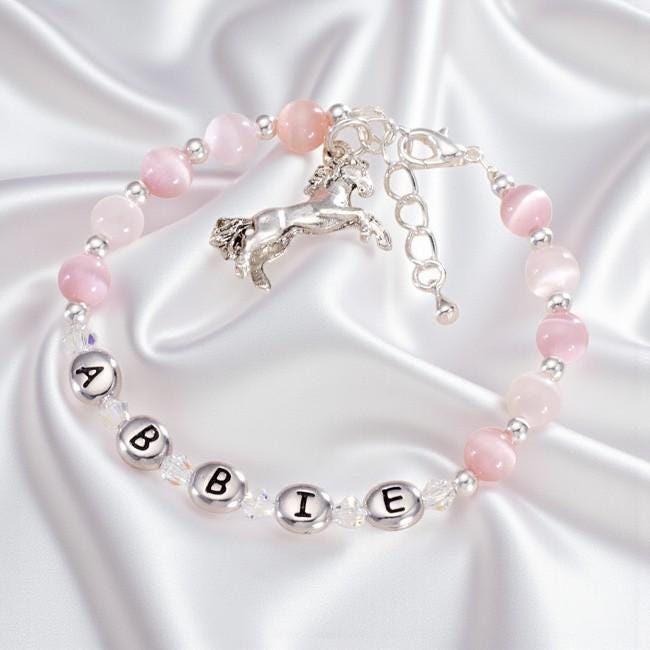 Mädchen Pferd Bettelarmband, Personalisiert Mit Einem Beliebigen Namen, Kinderschmuck von Jewels4girls