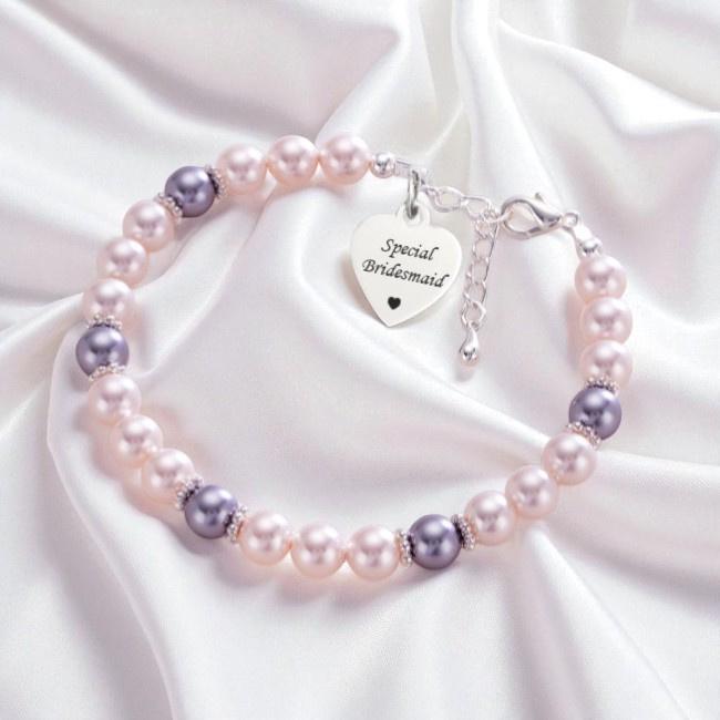 Personalisiertes Armband Für Eine Brautjungfer Mit Gravur Herz Anhänger. Hochzeitsgeschenk Frau Oder Mädchen Gravur. Rosa, Mauve & Silber von Jewels4girls