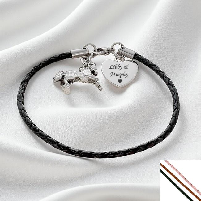 Personalisiertes Lederarmband Mit Pferde Anhänger Und Eingraviertem Herz, Schwarz, Braun Oder Rosa von Jewels4girls