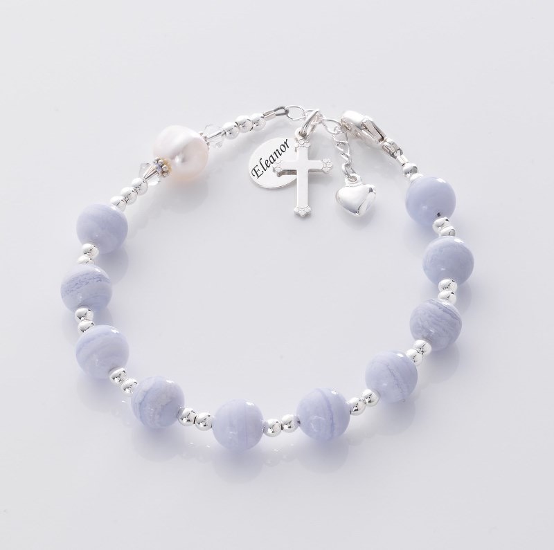 Personalisiertes Rosenkranz-Armband Mit Zartem Blauem Spitzenachat Und Weißer Süßwasserperle von Jewels4girls