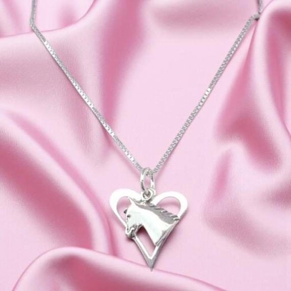 sterling Silber Pferd Und Herz Halskette Auf Geschenkkarte Für Mama, Nanny, Schwester, Nichte, Tante, Patenkind Usw sterling Silber Pferd Und Herz Halskette Auf Geschenkkarte Für Mama, Nanny, Schwester, Nichte, Tante, Patenkind Usw von Jewels4girls