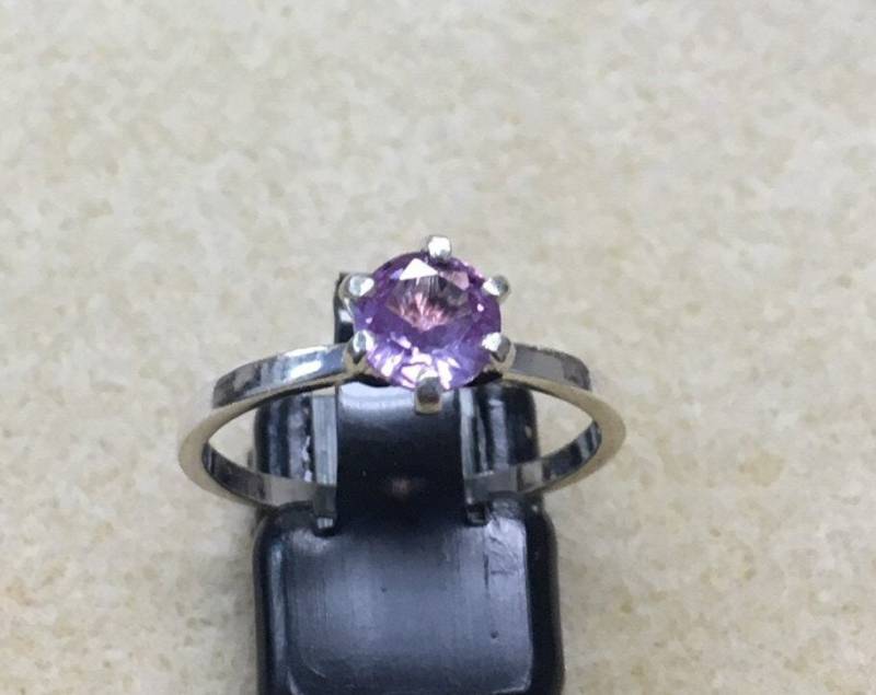 Alexandrit Ring. Solitär .75 Karat | 6mm Rundring. Größe 7. Kostenloser Versand Alexandrit Ring. Solitär .75 Karat | 6mm Rundring. Größe 7. Kostenloser Versand von JewelsByDebraB