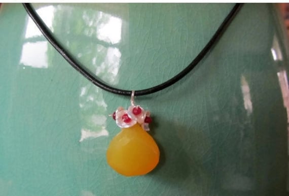 Mango Chalcedony Anhänger, Freundin Schmuck, Ehefrau Schmuck Idee, Sterling Silber Edelstein Cluster Gelbe Kreide Halskette Mango Chalcedony Anhänger, Freundin Schmuck, Ehefrau Schmuck Idee, Sterling Silber Edelstein Cluster Gelbe Kreide Halskette von JewelsByFairy