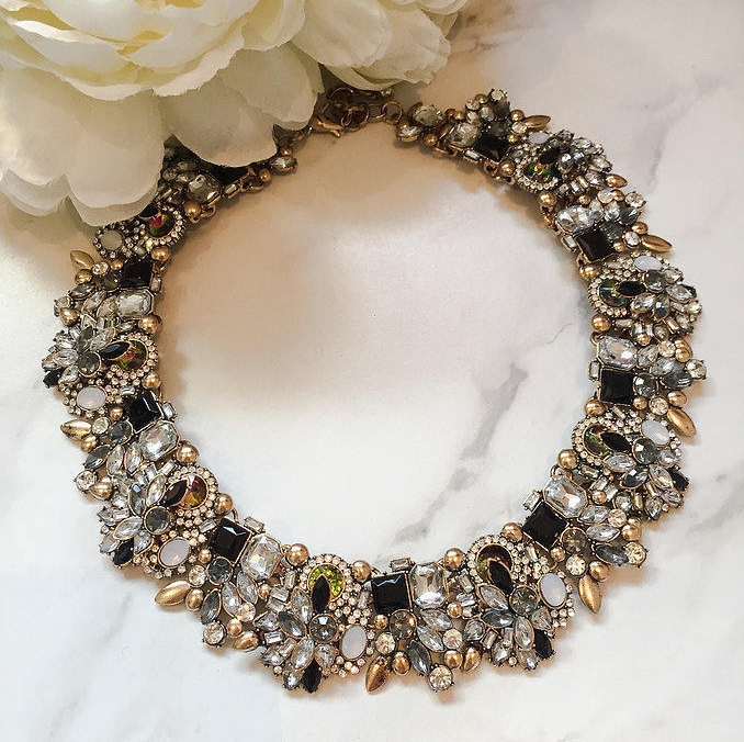 Schwarz & Gold Strass Statement Halskette | Lätzchen Kragen Schmuck von JewelsByHouseOfAria