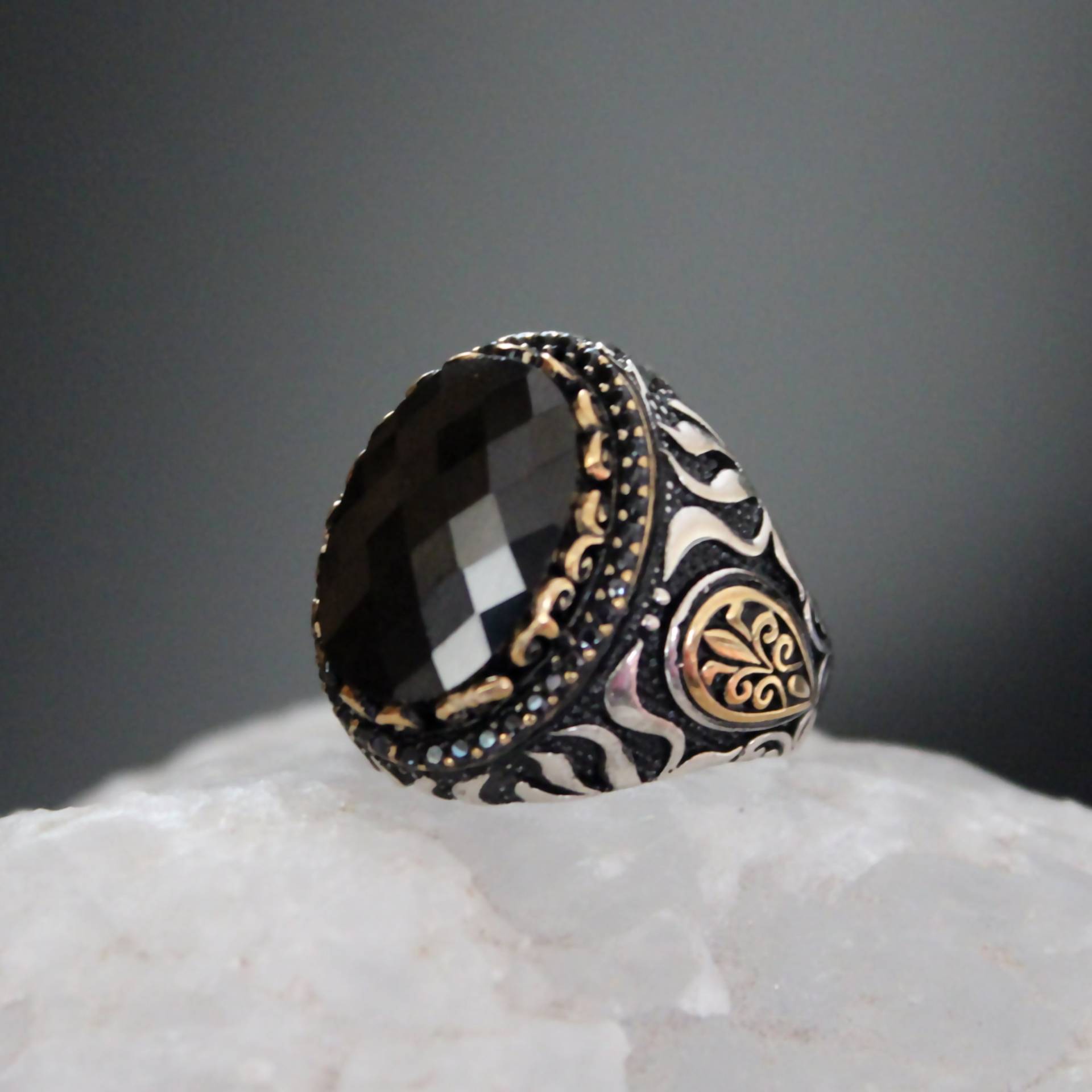 Schwarzer Onyx Stein Unisex Ring, Cooler Ring Für Männer, Edelstein Handarbeit 925 Silber von JewelsByNargili