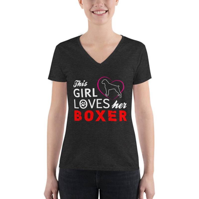 Dieses Mädchen Liebt Ihr Boxer | Damen Mode Tiefer V-Ausschnitt T-Shirt Geschenk Idee von JewelsDesignsShop