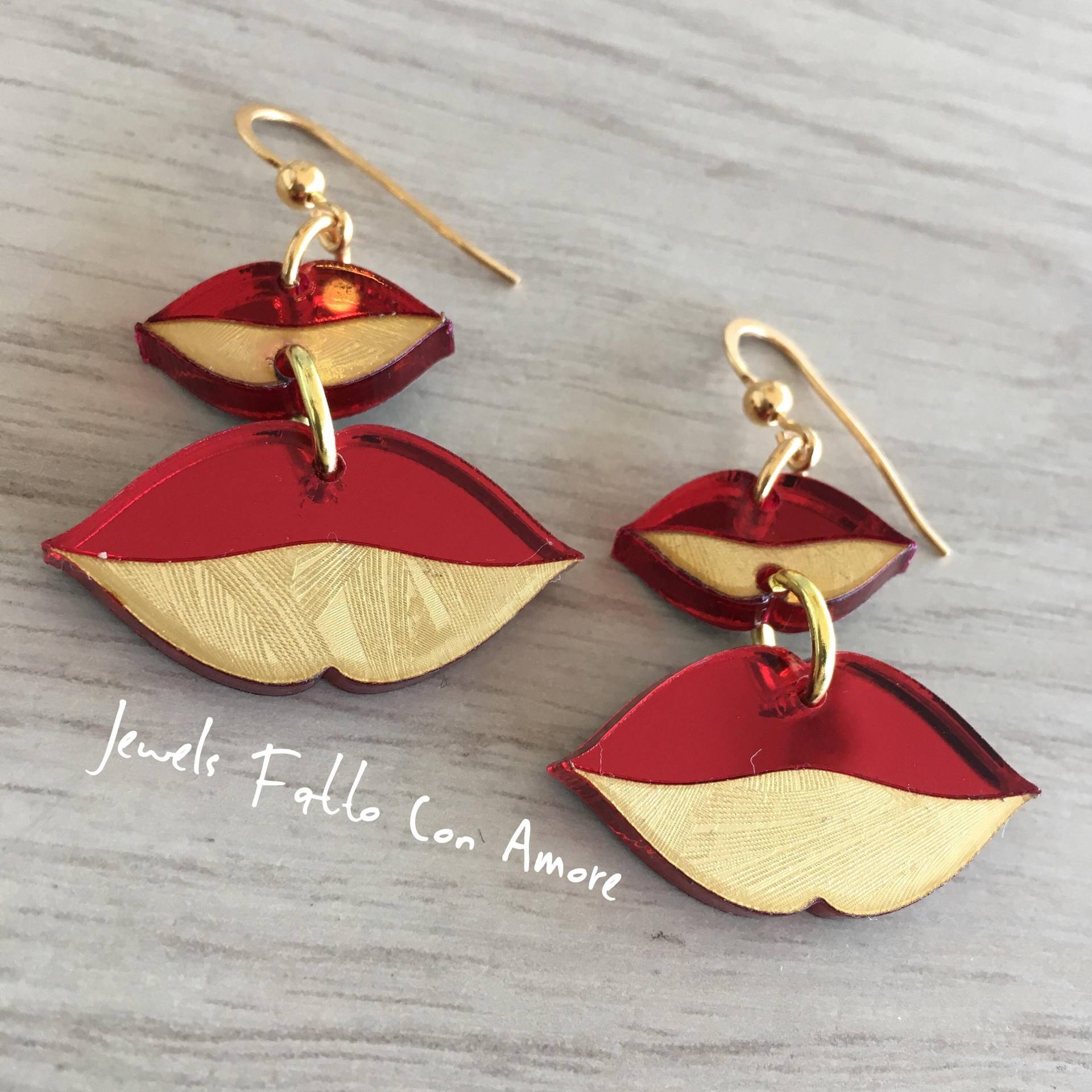 Rot Und Gold Acryl Lippen Ohrringe Neuheit Baumeln Ohrringe Rot Und Gold Acryl Lippen Ohrringe Neuheit Baumeln Ohrringe von JewelsFattoConAmore