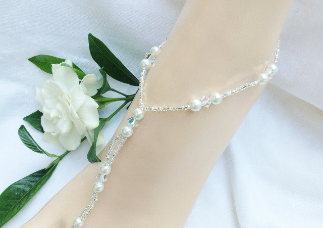 Perle Barfuß Sandale Bridal Schmuck Hochzeit Braut Strandsandalen, Weiße von JewelsForYourFeet