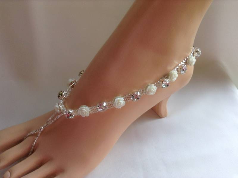 Strass Und Rosen Barfuss Sandalen, Fuß-Schmuck, Strandsandalen Hochzeit, Braut Barfuß Sandalen von JewelsForYourFeet