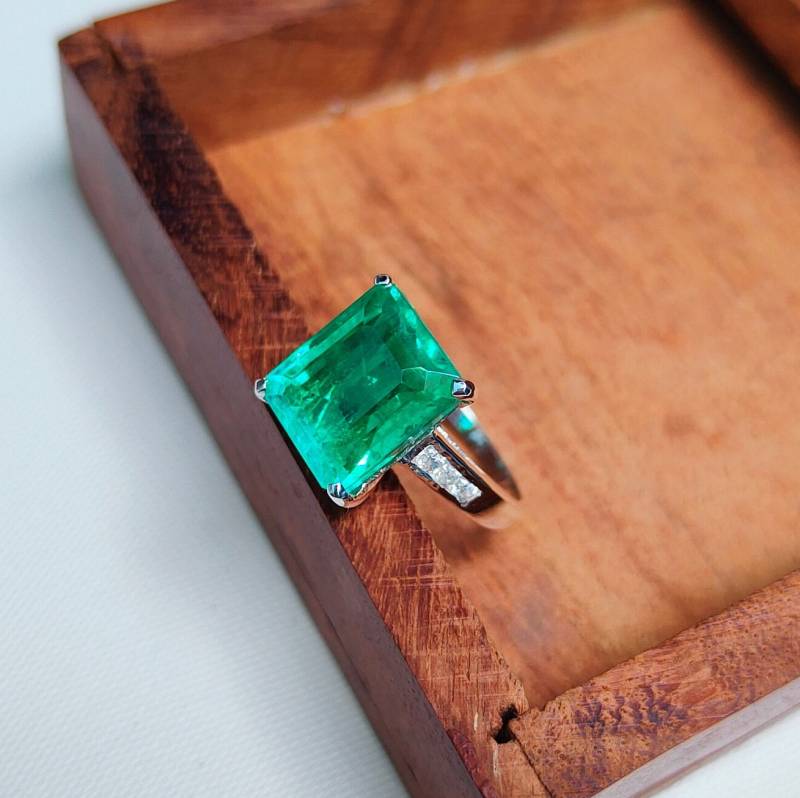 Lab Erstellt Smaragd Ring, 925 Sterling Silber Natürlicher Touch Smaragd, Octagon Cut Grüner Edelstein Ring Für Geschenk von JewelsGalleryArt