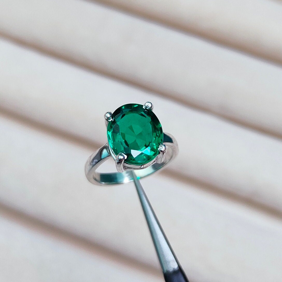 Lab Created Smaragd Ring, 925 Sterling Silber Oval Geschliffener Smaragd Grüner Edelstein Handgemachter Ring Lab Created Smaragd Ring, 925 Sterling Silber Oval Geschliffener Smaragd Grüner Edelstein Handgemachter Ring von JewelsGalleryArt