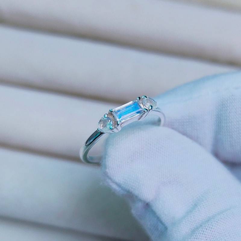 Mondstein Ring, Regenbogen 925 Sterling Silber Achteck Geschnittener Runder Juni Geburtsstein Ring von JewelsGalleryArt