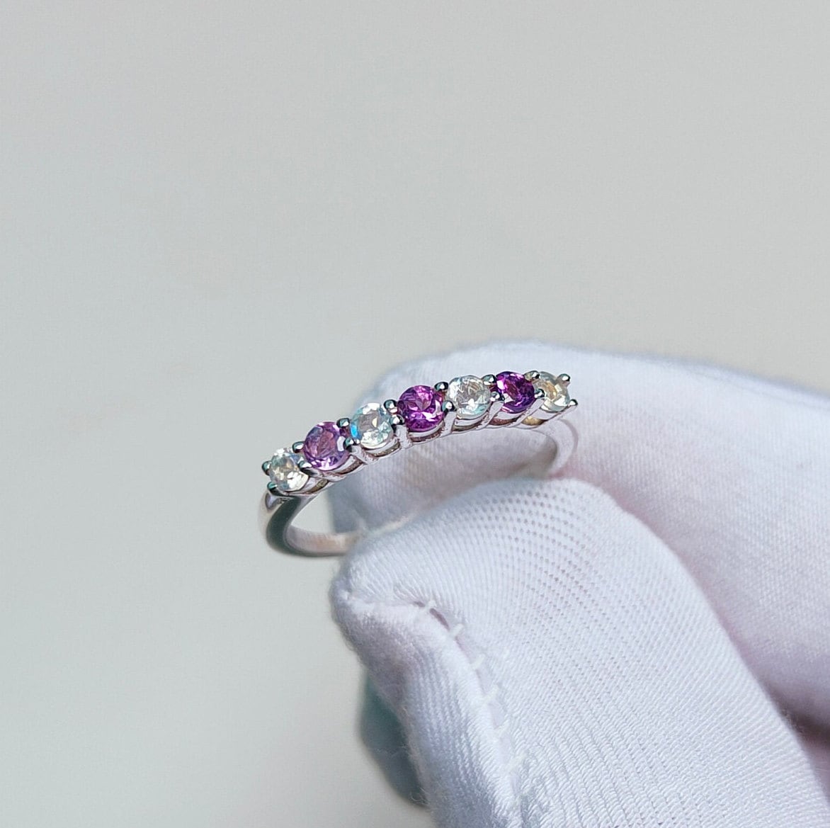 Rose De France Amethyst Band Ring, Natürlicher Mondstein 925 Sterling Silber Ehering von JewelsGalleryArt