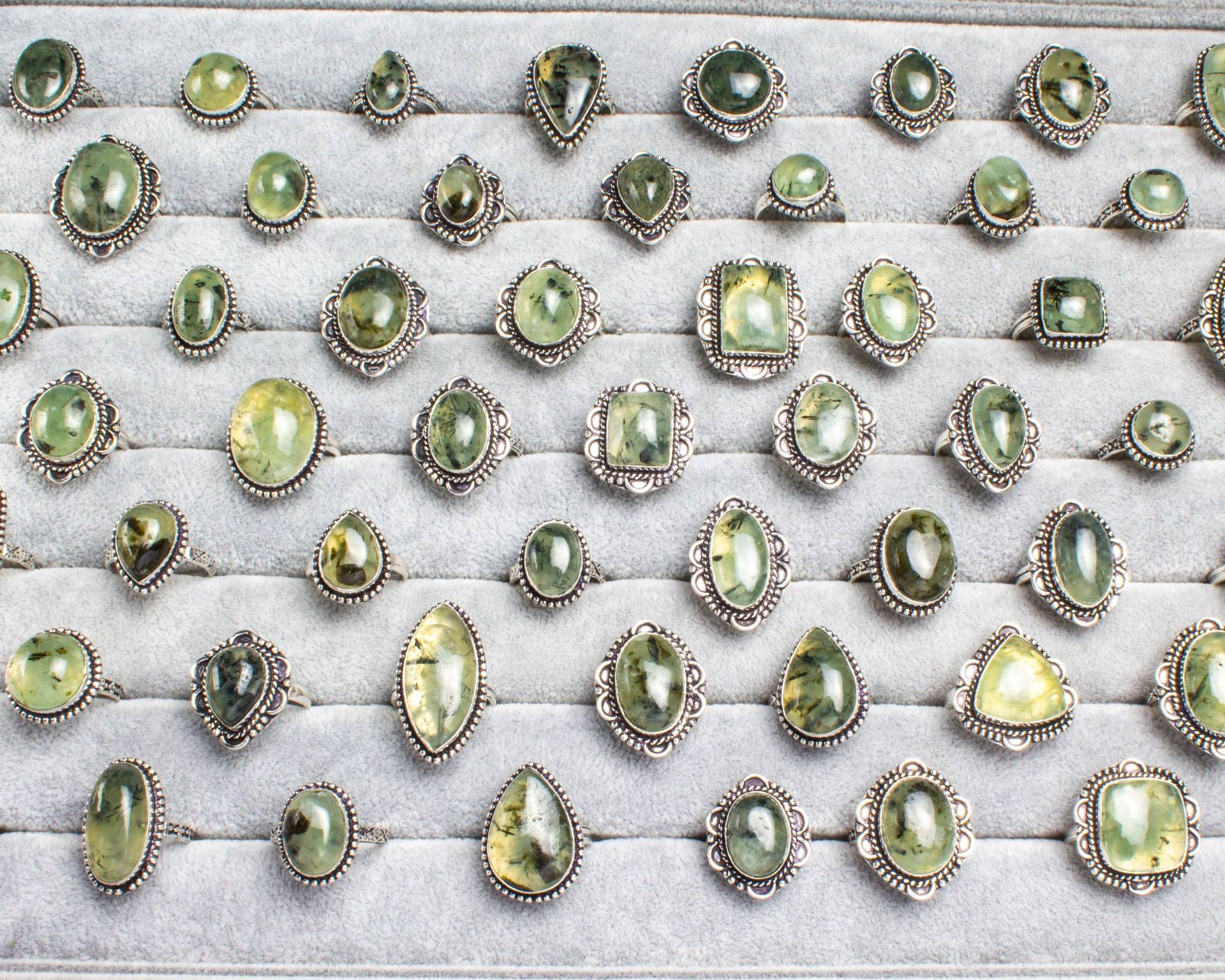 Handgemachte Prehnit Kristall Ringe Für Frauen Schmuck Assorted Us Sizes von JewelsHandmadeCo