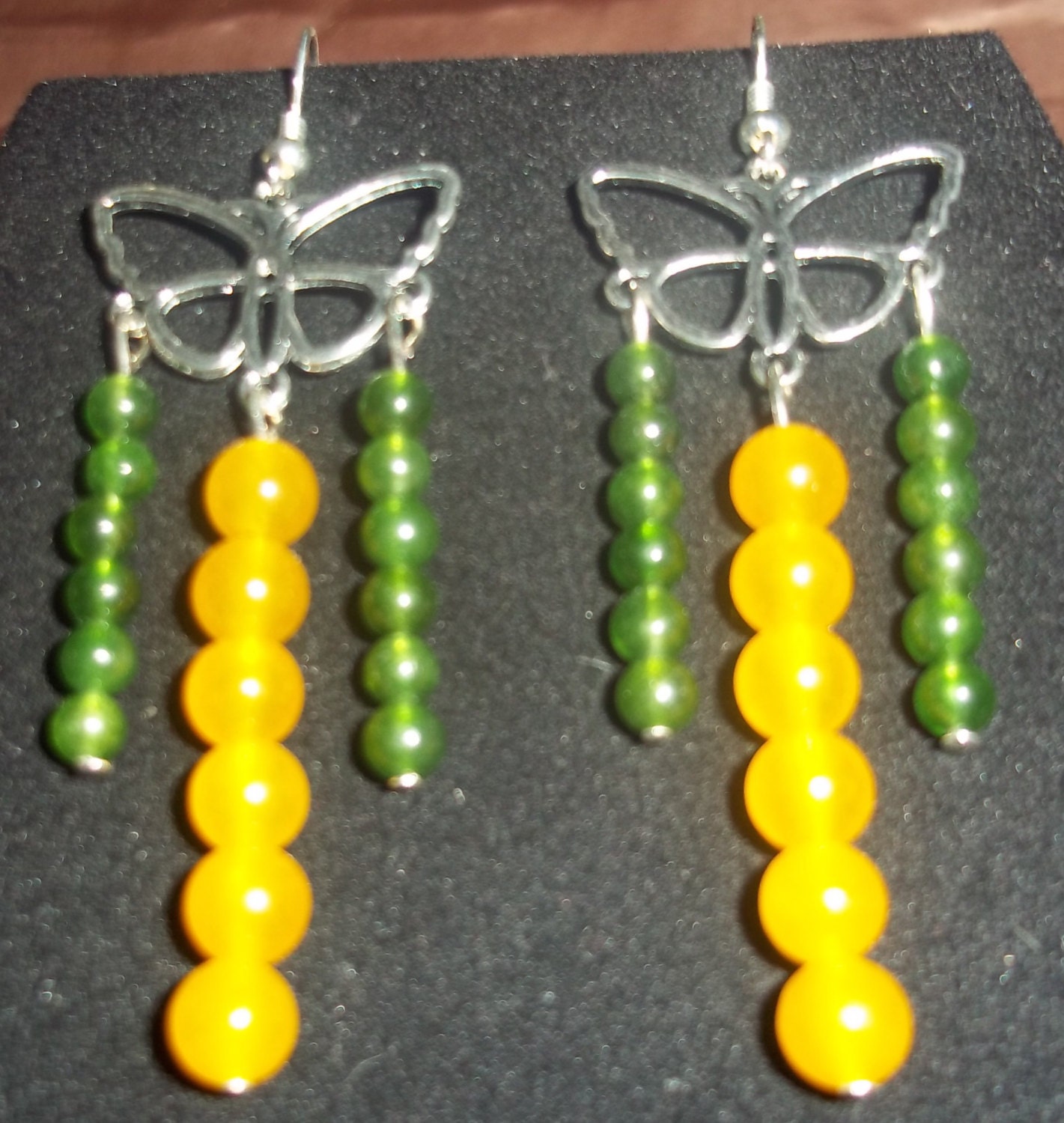 Edelstein Perlen Chandelier Ohrringe. Schillernde Gelbe Und Grüne Jade. Komplimente Sind Unumgänglich Edelstein Perlen Chandelier Ohrringe. Schillernde Gelbe Und Grüne Jade. Komplimente Sind Unumgänglich von JewelsOTE