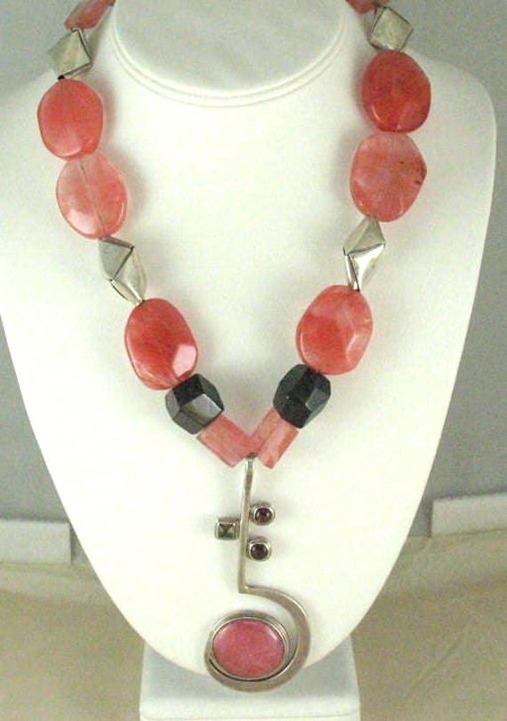 "Kette "Sweet Watermelon" - Wassermelonenquarz Und Granat in Kombination Mit Silber." "Kette "Sweet Watermelon" - Wassermelonenquarz Und Granat in Kombination Mit Silber." von JewelsOfLaLobaStudio