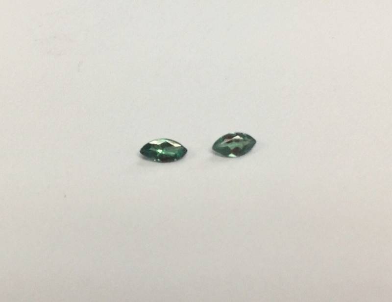 Alexandrit Paar Marquise 4x2mm | Farbwechsel Grün Bis Lila Perfekt Für Ohrstecker Alexandrit Paar Marquise 4x2mm | Farbwechsel Grün Bis Lila Perfekt Für Ohrstecker von JewelsOn47th