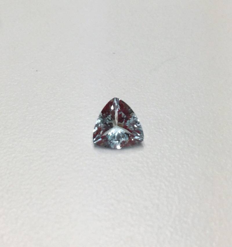 Aquamarin Trillion 9mm Schöne Meer Blau Farbe Ausgezeichnete Glanz Erstaunliche Brillanz Aquamarin Trillion 9mm Schöne Meer Blau Farbe Ausgezeichnete Glanz Erstaunliche Brillanz von JewelsOn47th