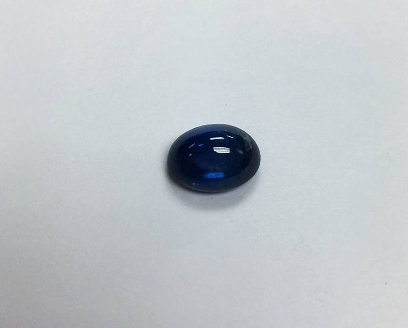 Blauer Saphir Oval Cabochon 9x7mm Blauer Saphir Oval Cabochon 9x7mm von JewelsOn47th