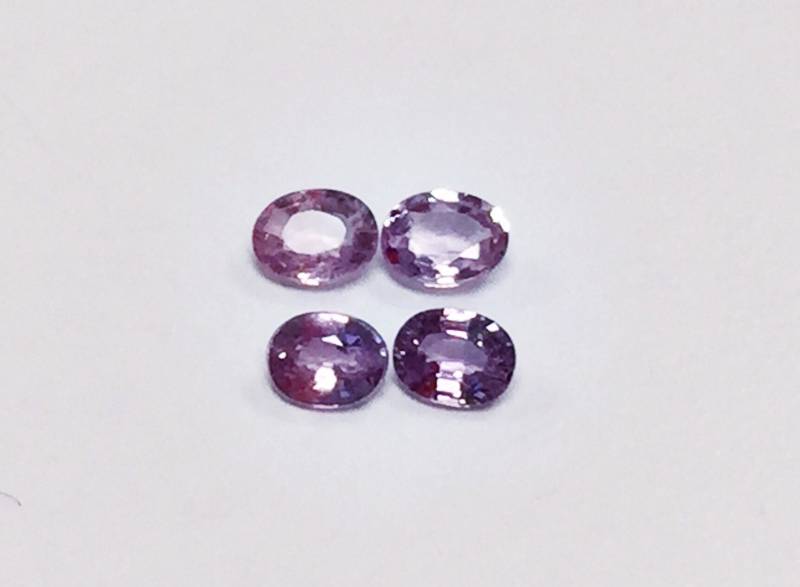 Lila Saphir Oval Paar 4x3mm Lila Saphir Oval Paar 4x3mm von JewelsOn47th