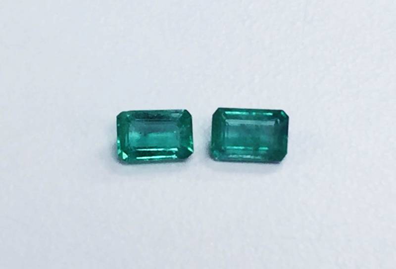 Sambia Smaragd Geschnitten Paar 6x4mm Sambia Smaragd Geschnitten Paar 6x4mm von JewelsOn47th