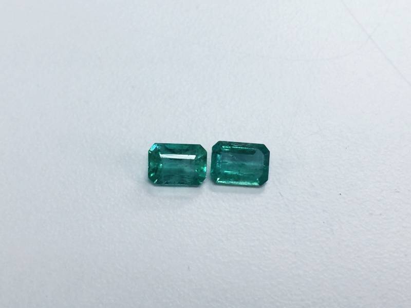 Sambia Smaragd Geschnitten Paar 7x5mm Sambia Smaragd Geschnitten Paar 7x5mm von JewelsOn47th