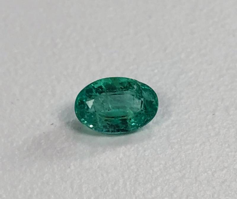 Sambia Smaragd Oval 6x4mm Schöne Glanz Große Brillanz Ausgezeichnete Farbe Sambia Smaragd Oval 6x4mm Schöne Glanz Große Brillanz Ausgezeichnete Farbe von JewelsOn47th
