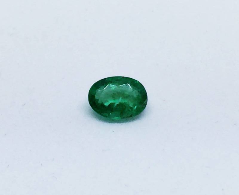 Sambia Smaragd Oval 7x5mm Schöne Glanz Große Brillanz Ausgezeichnete Farbe Sambia Smaragd Oval 7x5mm Schöne Glanz Große Brillanz Ausgezeichnete Farbe von JewelsOn47th