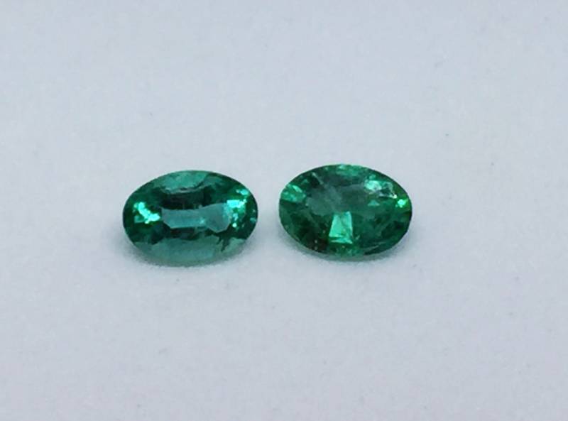Sambia Smaragd Oval Paar 6x4mm Schöne Glanz Große Brillanz Ausgezeichnet Sambia Smaragd Oval Paar 6x4mm Schöne Glanz Große Brillanz Ausgezeichnet von JewelsOn47th