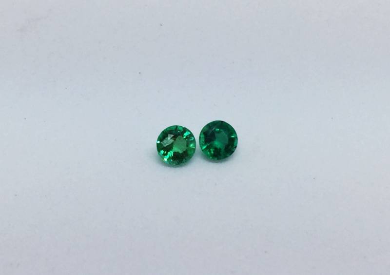 Sambia Smaragd Runde Paar 4, 5 Mm Schöne Glanz Große Brillanz Ausgezeichnete Farbe Sambia Smaragd Runde Paar 4, 5 Mm Schöne Glanz Große Brillanz Ausgezeichnete Farbe von JewelsOn47th