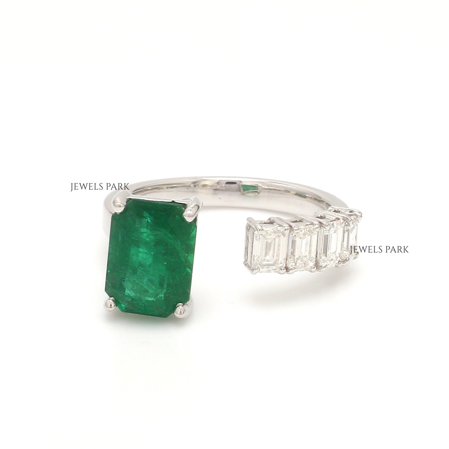 Echter Smaragd Und Smaragdschliff Diamant Ring Gold | Natürlicher Ehering in Gold von JewelsPark