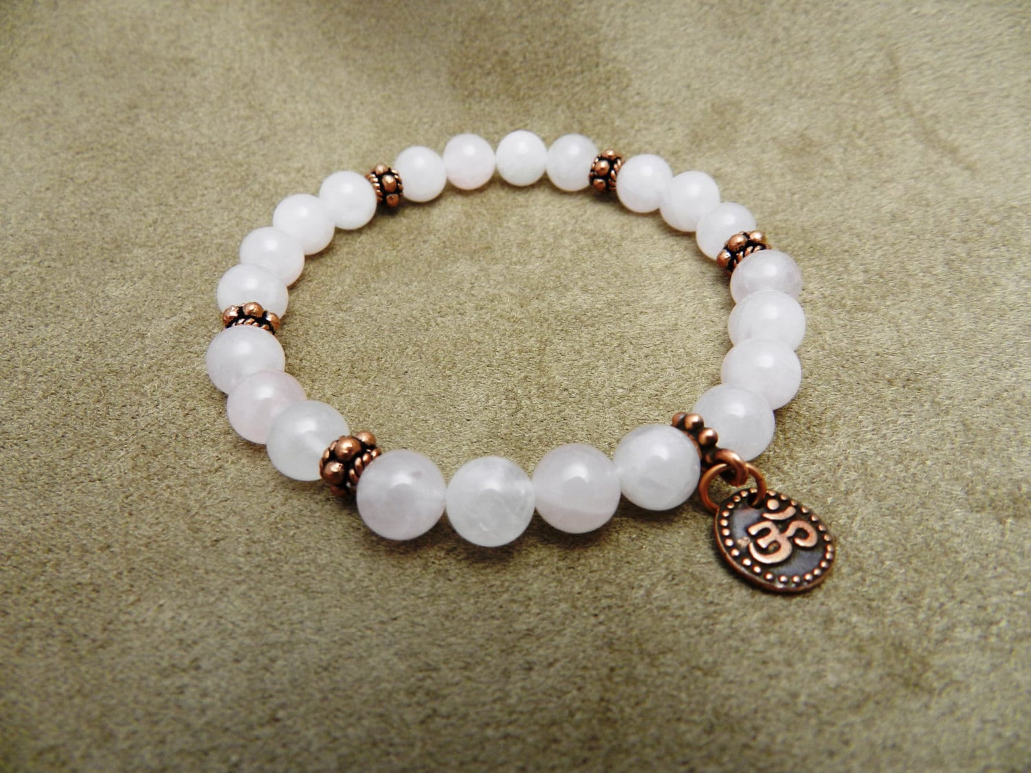 Liebe-Rose Quart Edelstein Stretch Armband Liebe-Rose Quart Edelstein Stretch Armband von JewelsYogaTurtle