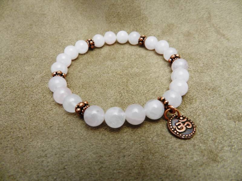 Liebe-Rose Quart Edelstein Stretch Armband Liebe-Rose Quart Edelstein Stretch Armband von JewelsYogaTurtle