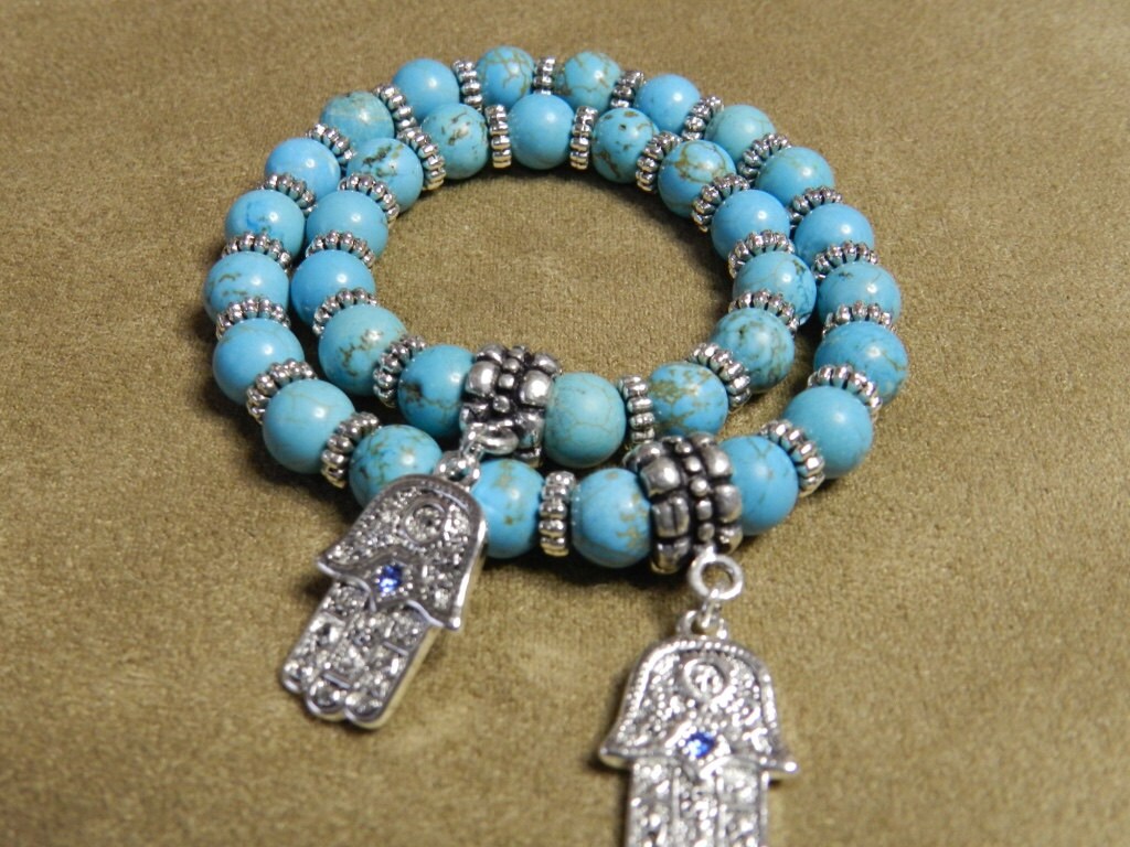 Mama Und Mir Leichte Blaue Kreide Türkis Armband Mit Hamsa Charme Zu Dehnen Mama Und Mir Leichte Blaue Kreide Türkis Armband Mit Hamsa Charme Zu Dehnen von JewelsYogaTurtle