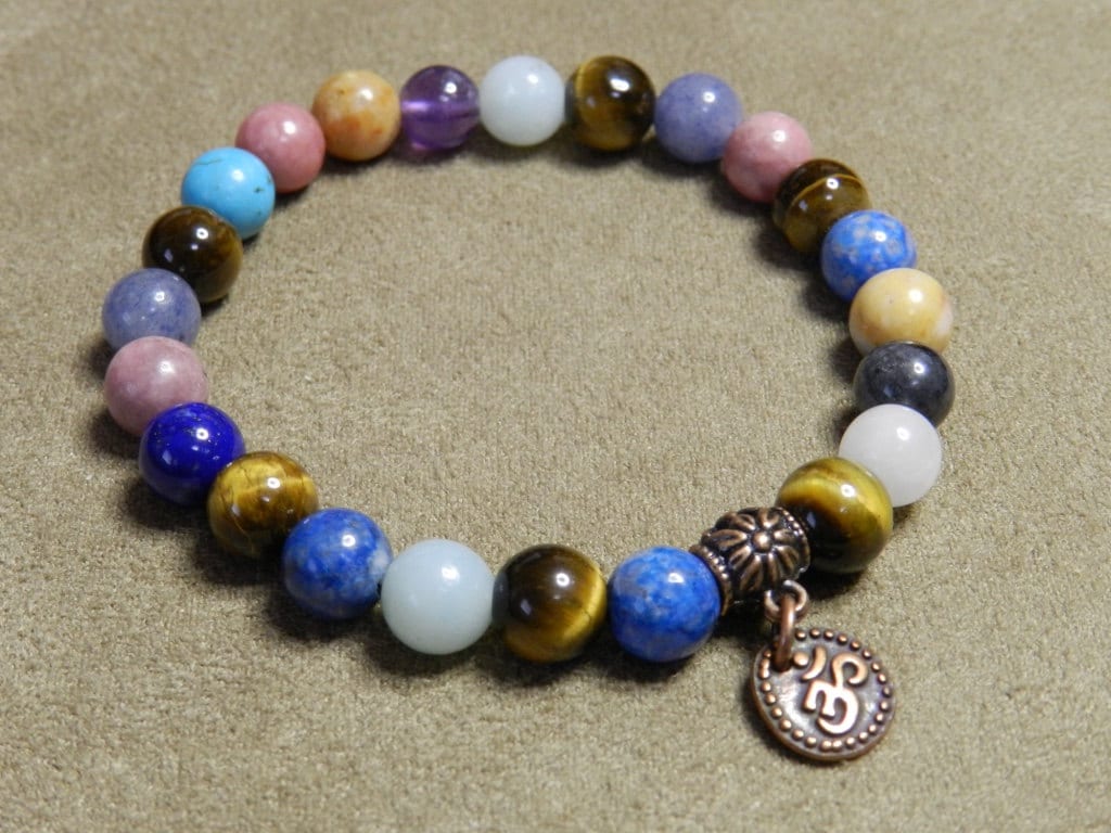 Multi-Edelstein-stretch-Armband, Antik Kupfer Ohm Baumeln Multi-Edelstein-stretch-Armband, Antik Kupfer Ohm Baumeln von JewelsYogaTurtle