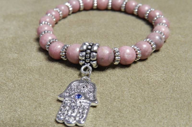 Rhodonit Hamsa Charm Armband Rhodonit Hamsa Charm Armband von JewelsYogaTurtle