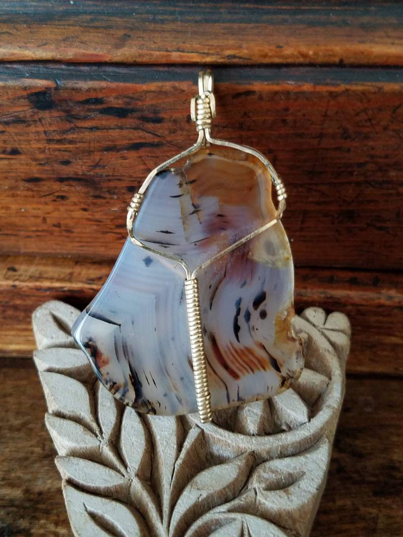 Vintage Achat Anhänger 12K Gold Fill Wire Wrapped Durchscheinender Stein von JewelsandMetals