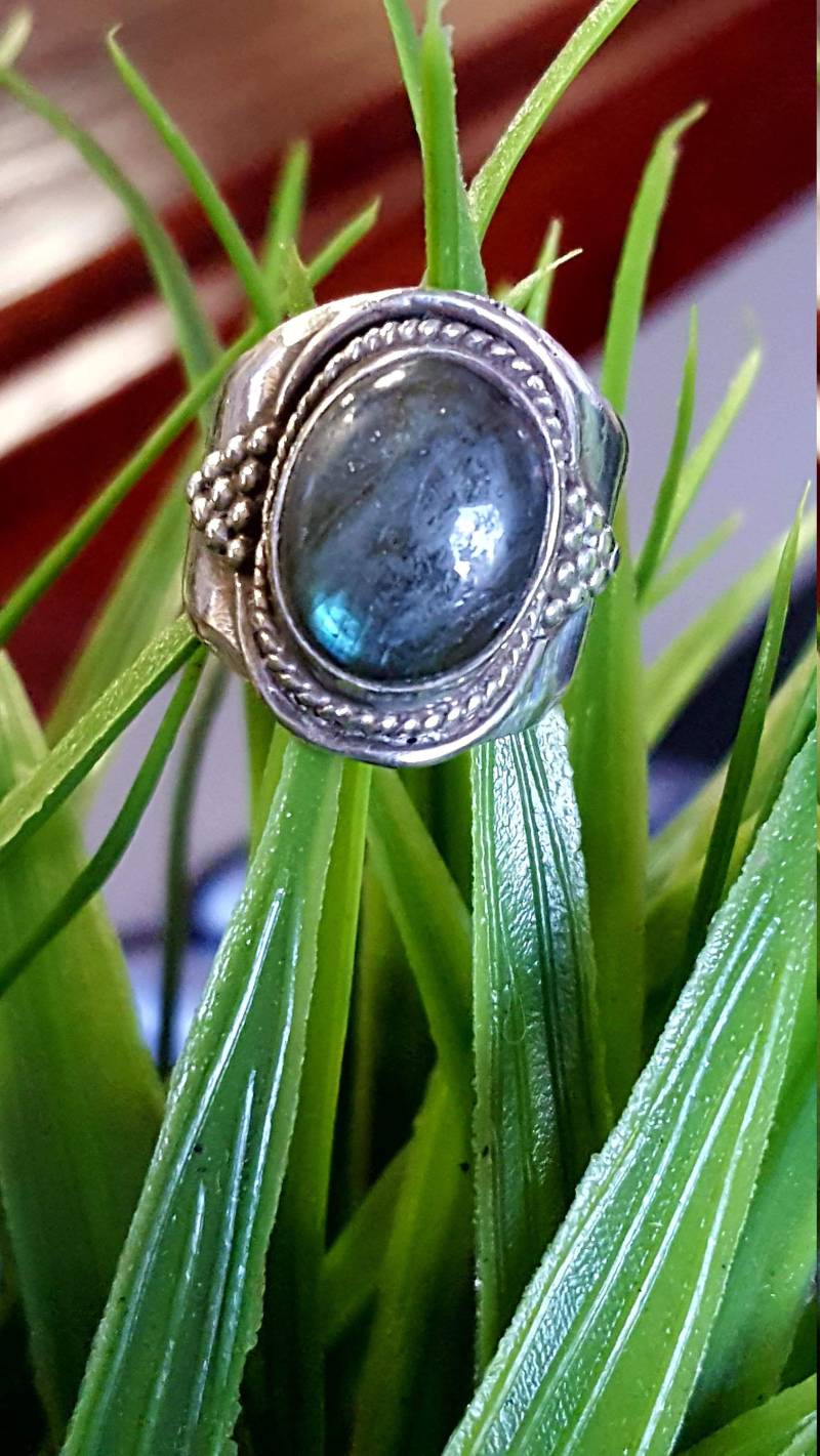 Vintage Sterling Silber Labradorit Ring Boho Edelstein, Größe 17-18 von JewelsandMetals