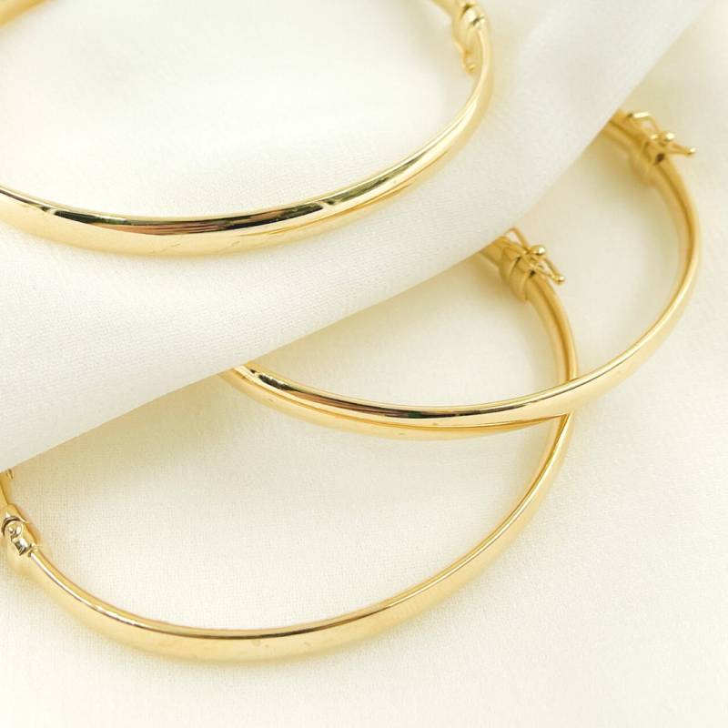 14K Solid Gold, Hohle Glatte Armreif Armband. Stackable Armband 18cm. Gold Klapp Armreifen7 von Jewelsandchains
