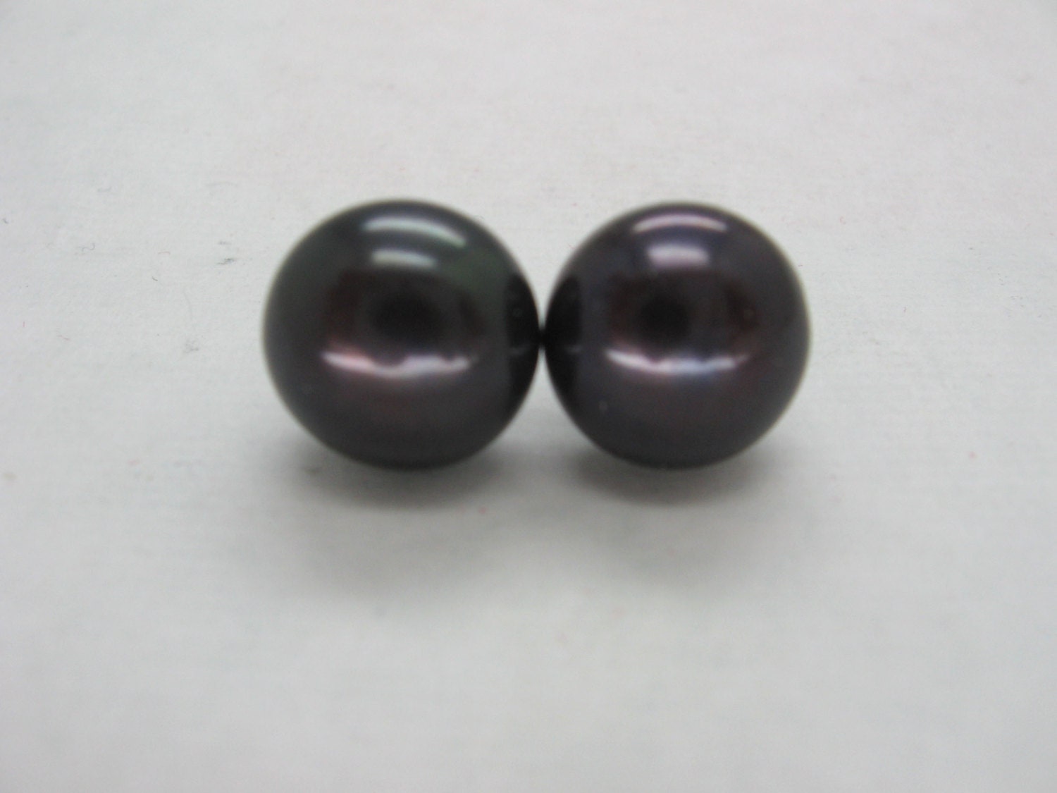 Echte Schwarze Süßwasser Perle Ohrstecker 10, 5-11mm Echte Schwarze Süßwasser Perle Ohrstecker 10, 5-11mm von JewelsbyKitty