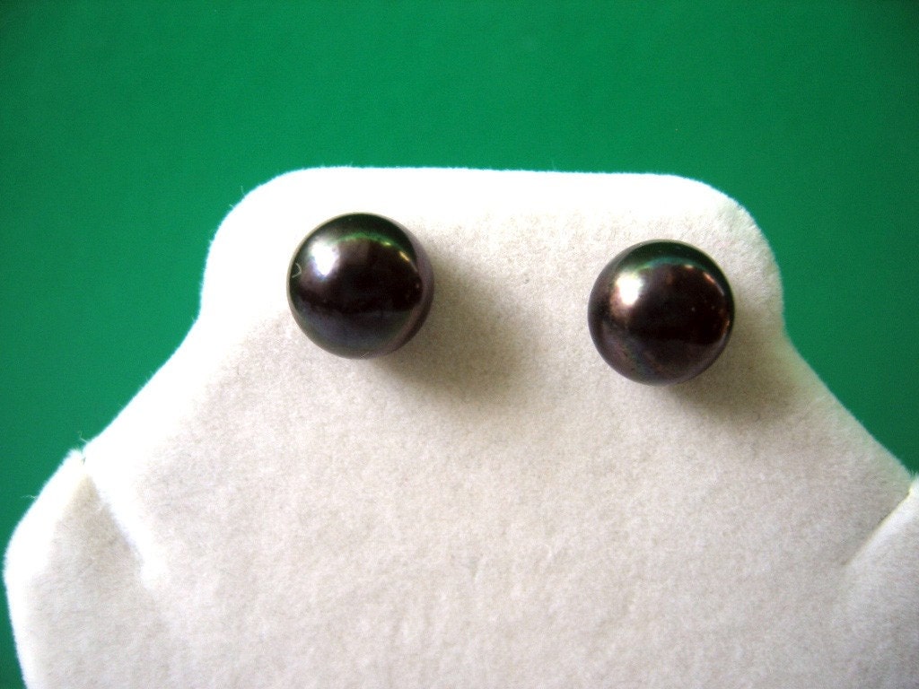 Echte Schwarze Süßwasserperlen Ohrstecker 8-8.5mm Echte Schwarze Süßwasserperlen Ohrstecker 8-8.5mm von JewelsbyKitty