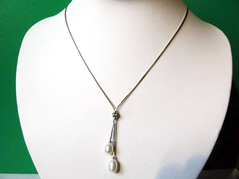 Fabelhafte Weiße Süßwasser Perlen Versilberte Schlangenhaut Kette Halskette Fabelhafte Weiße Süßwasser Perlen Versilberte Schlangenhaut Kette Halskette von JewelsbyKitty