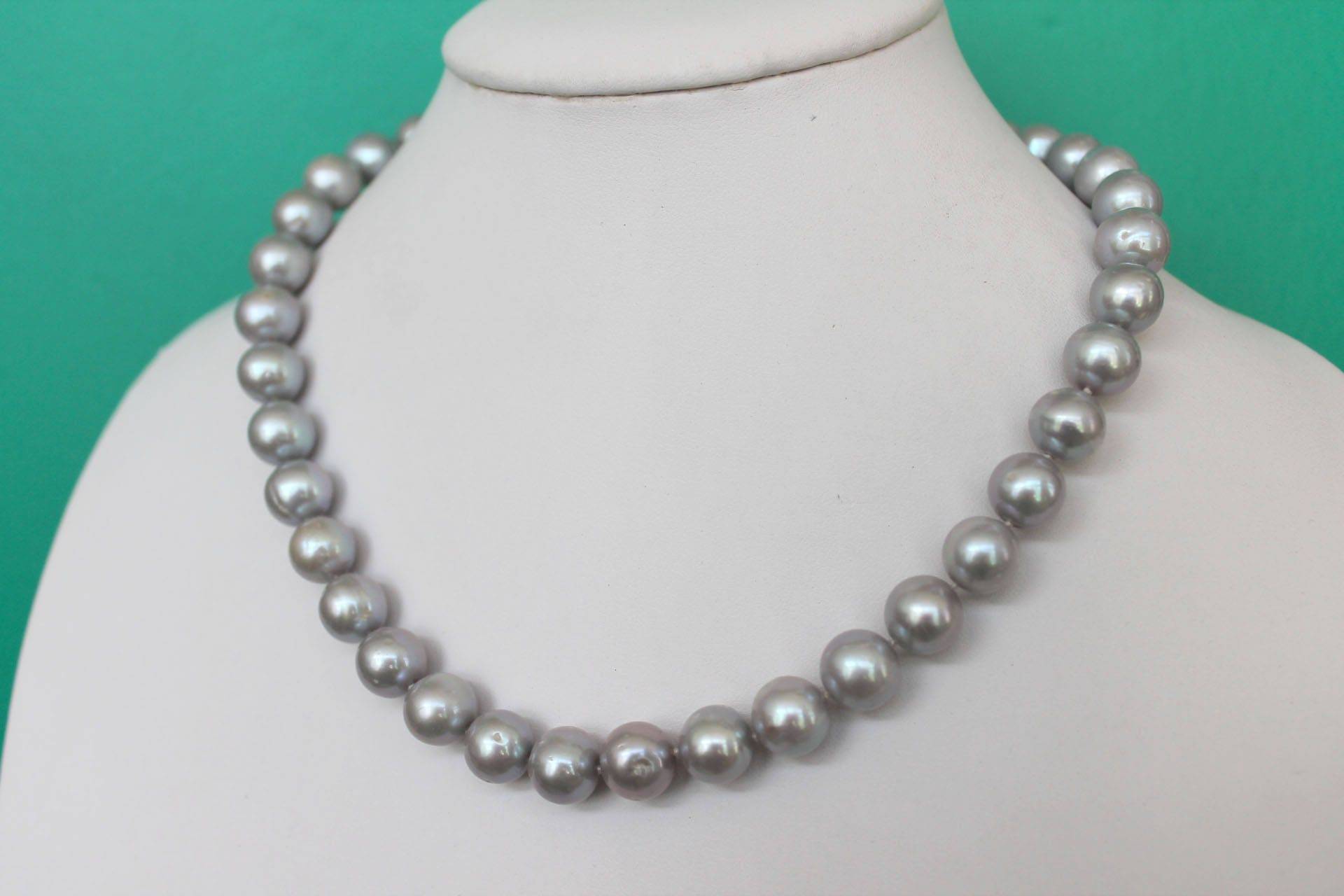 Große 11-12mm Aa Silber Grau Süßwasser Perle Halskette Große 11-12mm Aa Silber Grau Süßwasser Perle Halskette von JewelsbyKitty