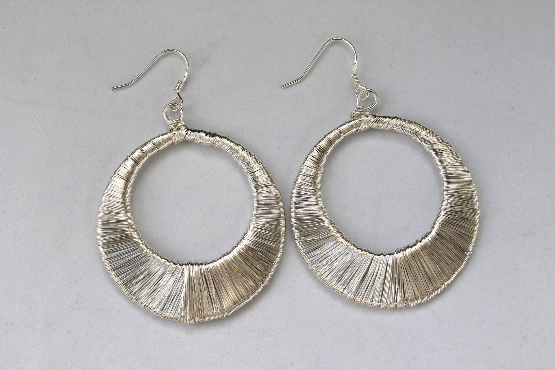 Große Sterling Silber Draht Wickeln Donut Ohrringe Große Sterling Silber Draht Wickeln Donut Ohrringe von JewelsbyKitty