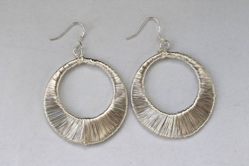 Große Sterling Silber Draht Wickeln Donut Ohrringe Große Sterling Silber Draht Wickeln Donut Ohrringe von JewelsbyKitty