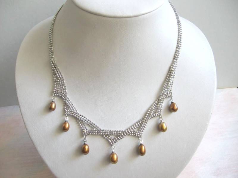 Kaffee Reisförmige Süßwasserperlen An Versilberter Flacher 3-Reihige Kugelkette von JewelsbyKitty