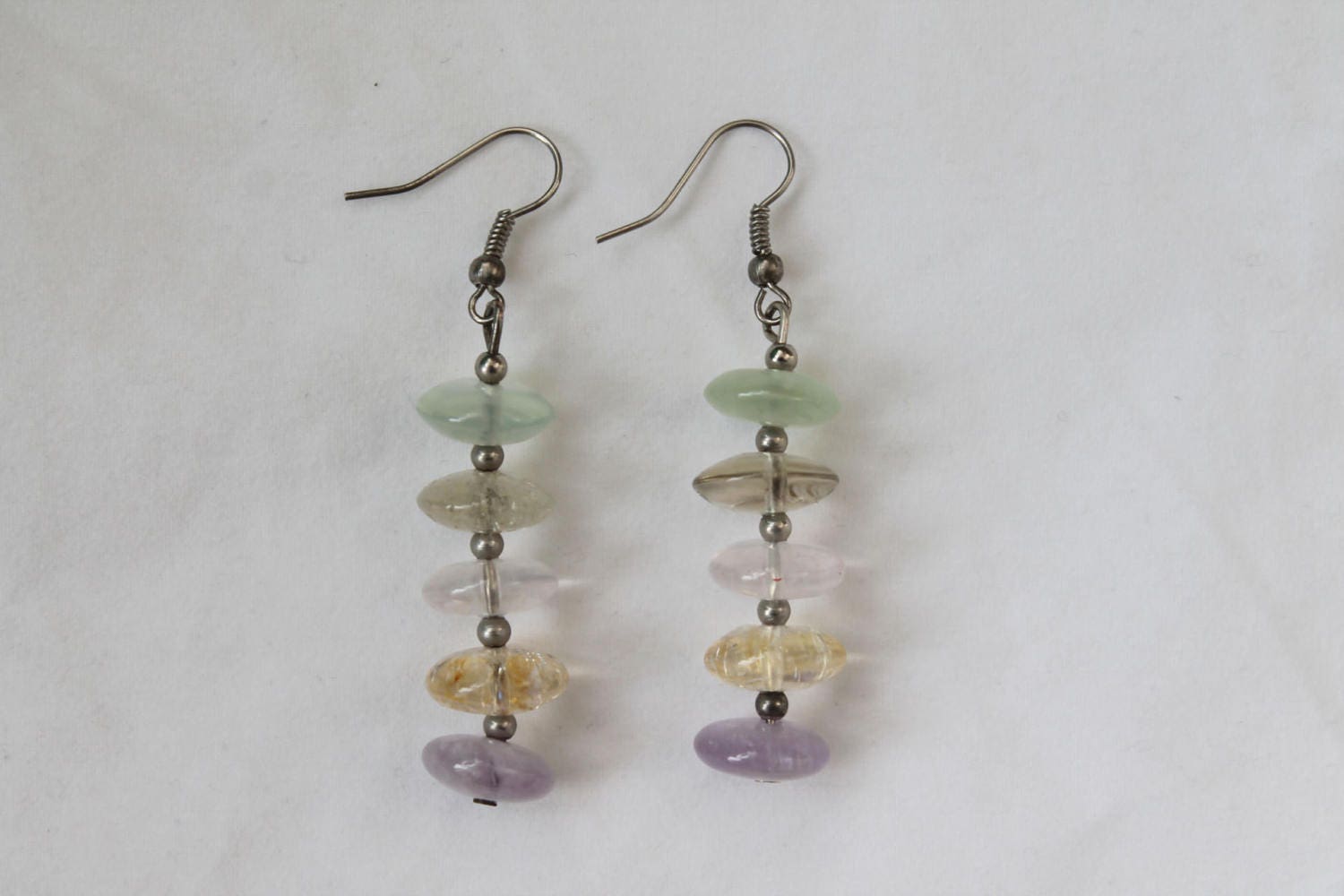 Prehnit Lemon Quarz Rosenquarz Citrin Amethyst Gestapelten Rondelle Tropfen Ohrringe Prehnit Lemon Quarz Rosenquarz Citrin Amethyst Gestapelten Rondelle Tropfen Ohrringe von JewelsbyKitty
